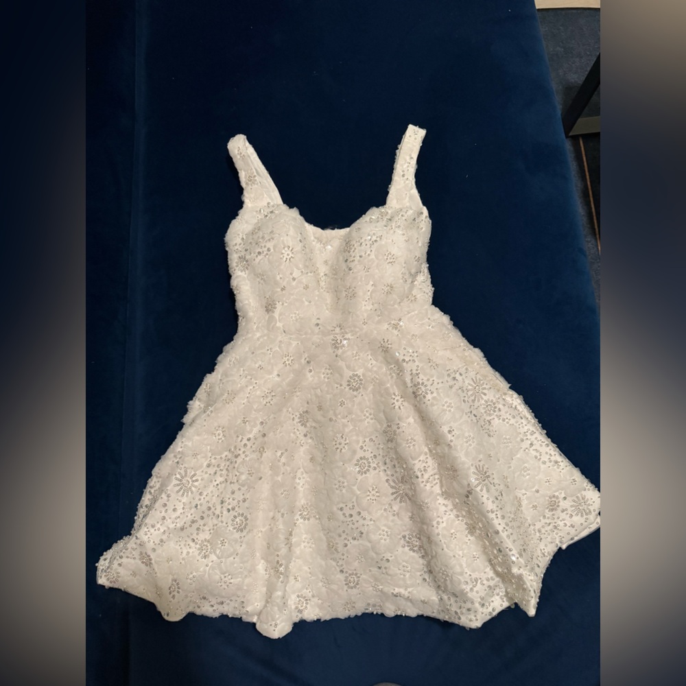 Sexy square-neck sequin beaded bridal mini dress with train and gloves - Picture 5 of 11